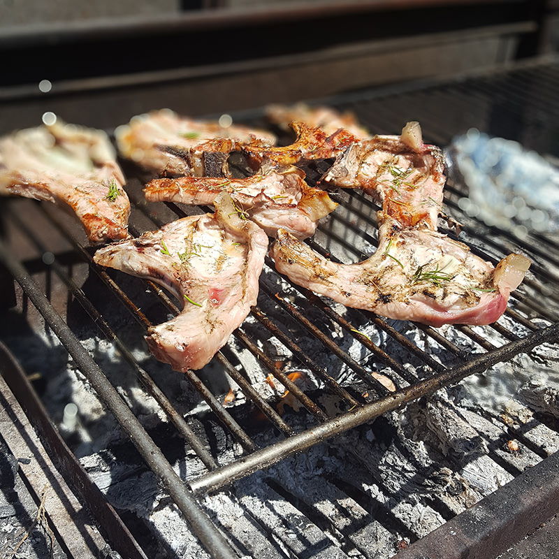 grillades au barbecue en camping