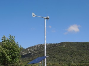 éolienne & panneaux solaire
