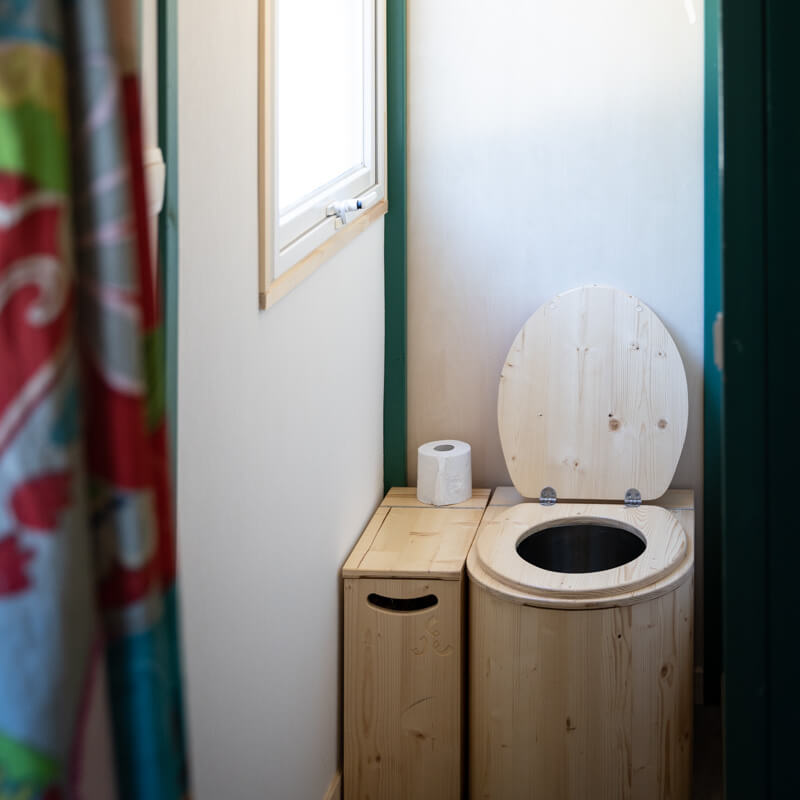 hébergement avec toilettes sèches en ardèche